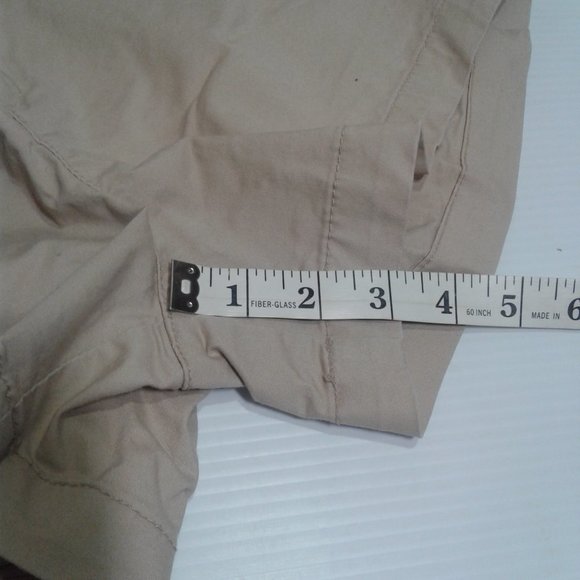 Old Navy Everyday Shorts Khaki Size 2 - Picture 7 of 7